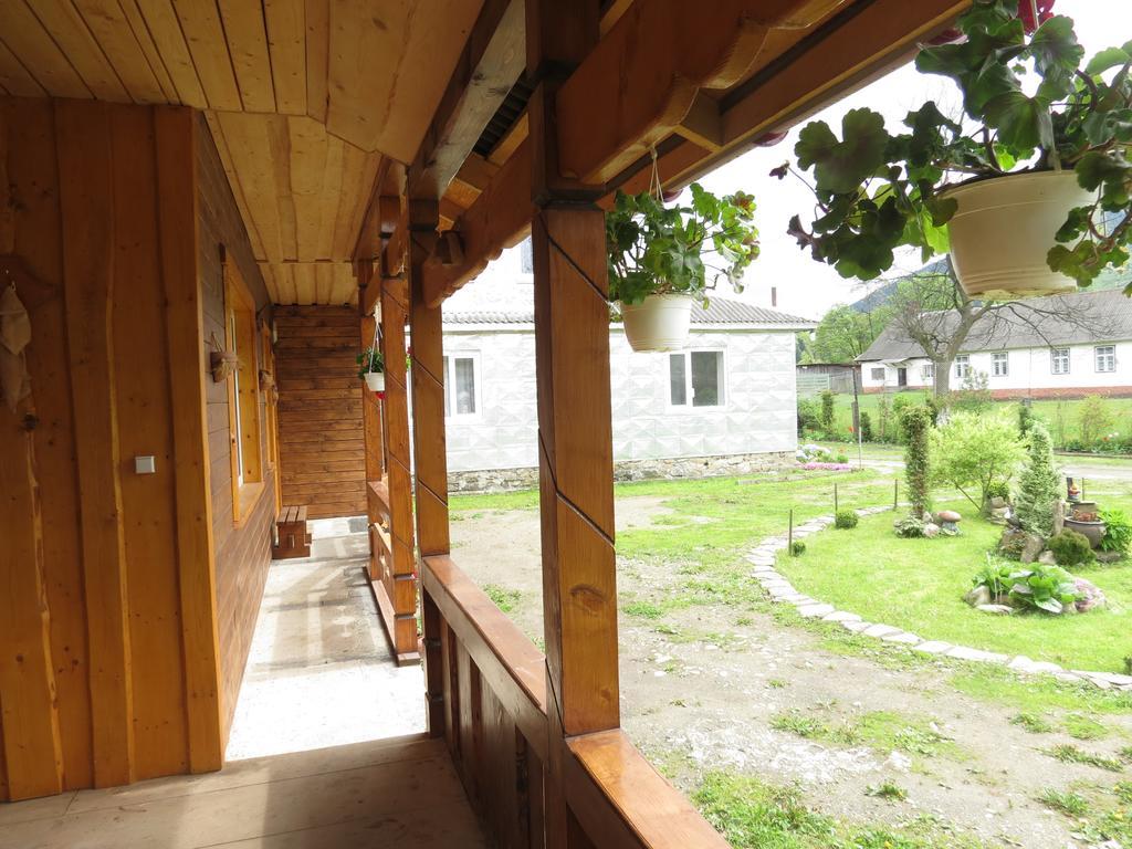 Bilyy Kamin Guest House Tatariv Eksteriør bilde
